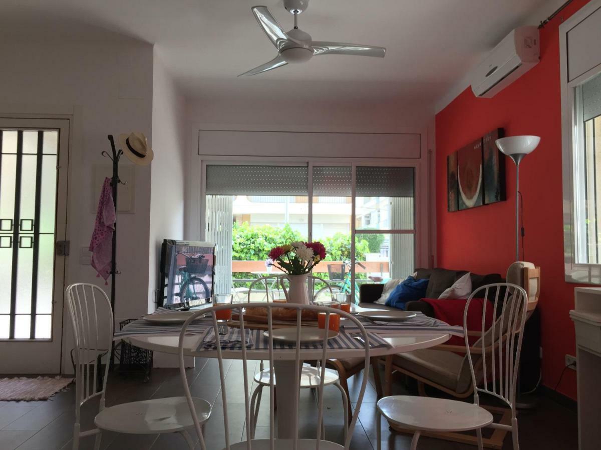 Nice Apartment 80 Meters From The Beach กาลาเฟลล์ ภายนอก รูปภาพ