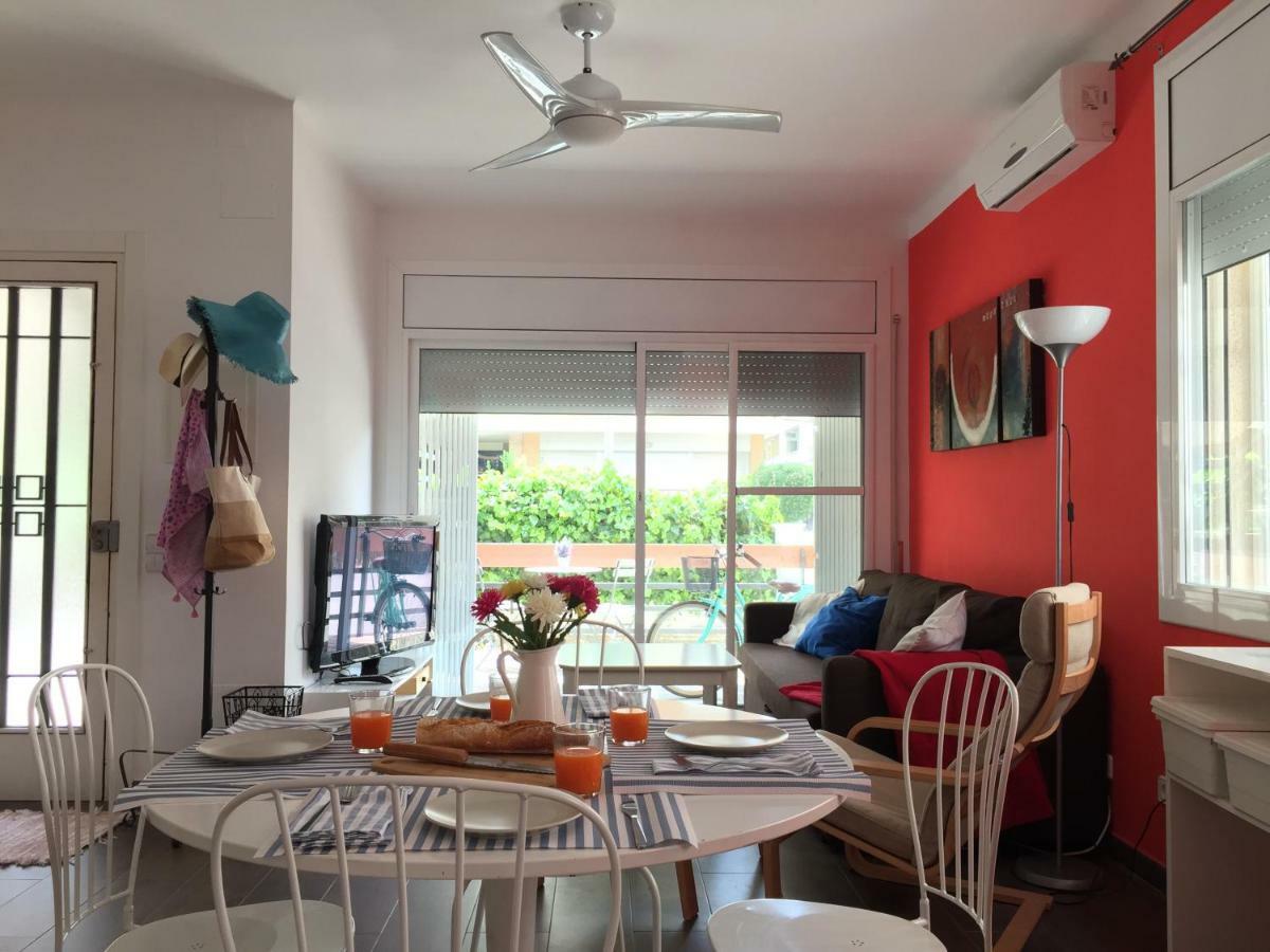 Nice Apartment 80 Meters From The Beach กาลาเฟลล์ ภายนอก รูปภาพ